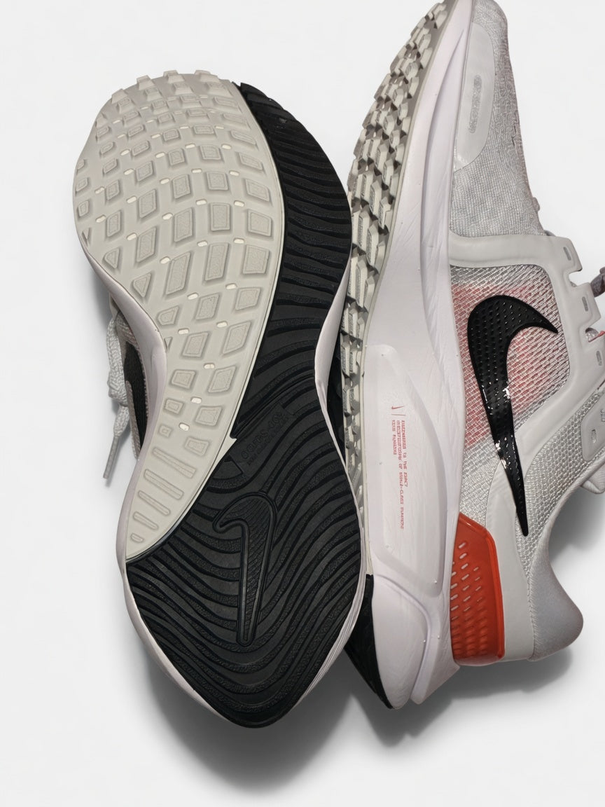 Nike Air Zoom Vomero 16