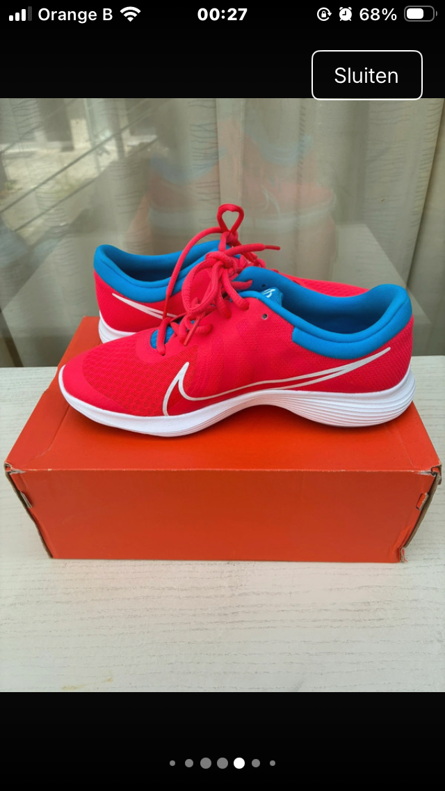 Nike Revolution 4 maat 39 Red Orbit/White-Blue Hero Nieuw met Label