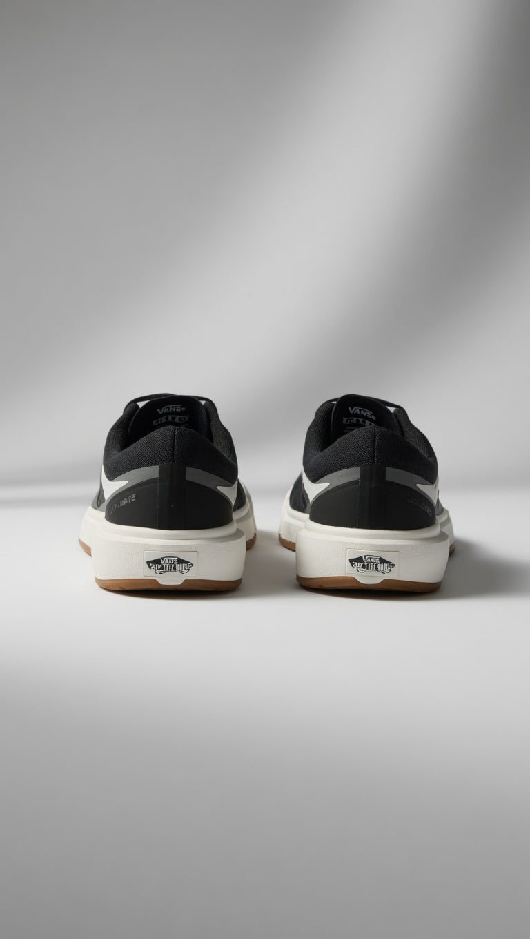 Vans UltraRange 2.0 zwart/wit maat 38,5 Nieuw