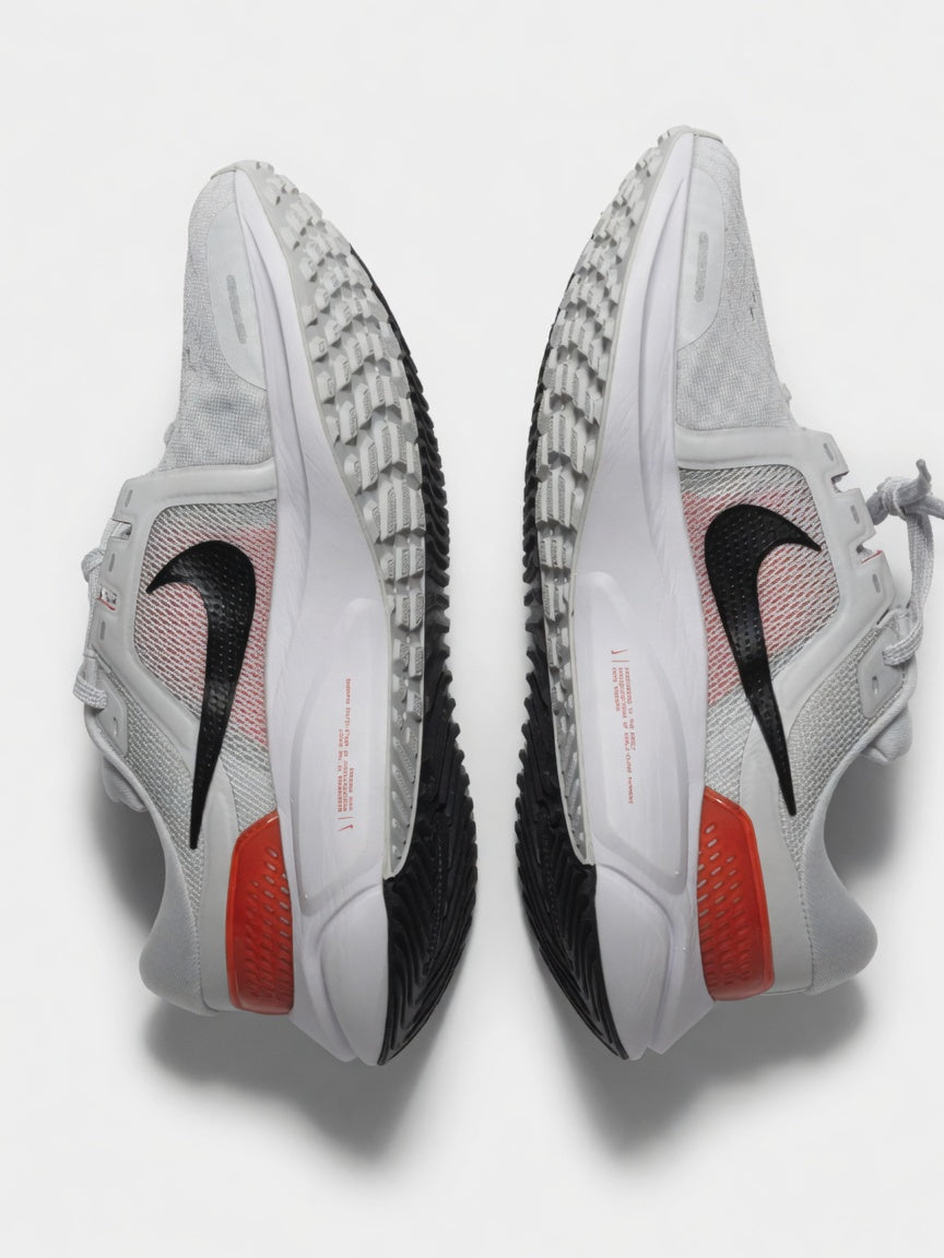 Nike Air Zoom Vomero 16