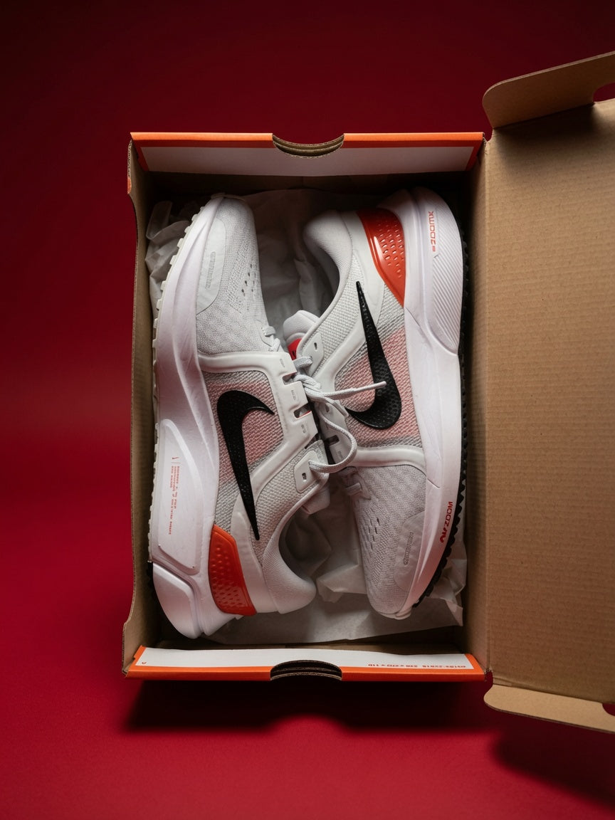 Nike Air Zoom Vomero 16