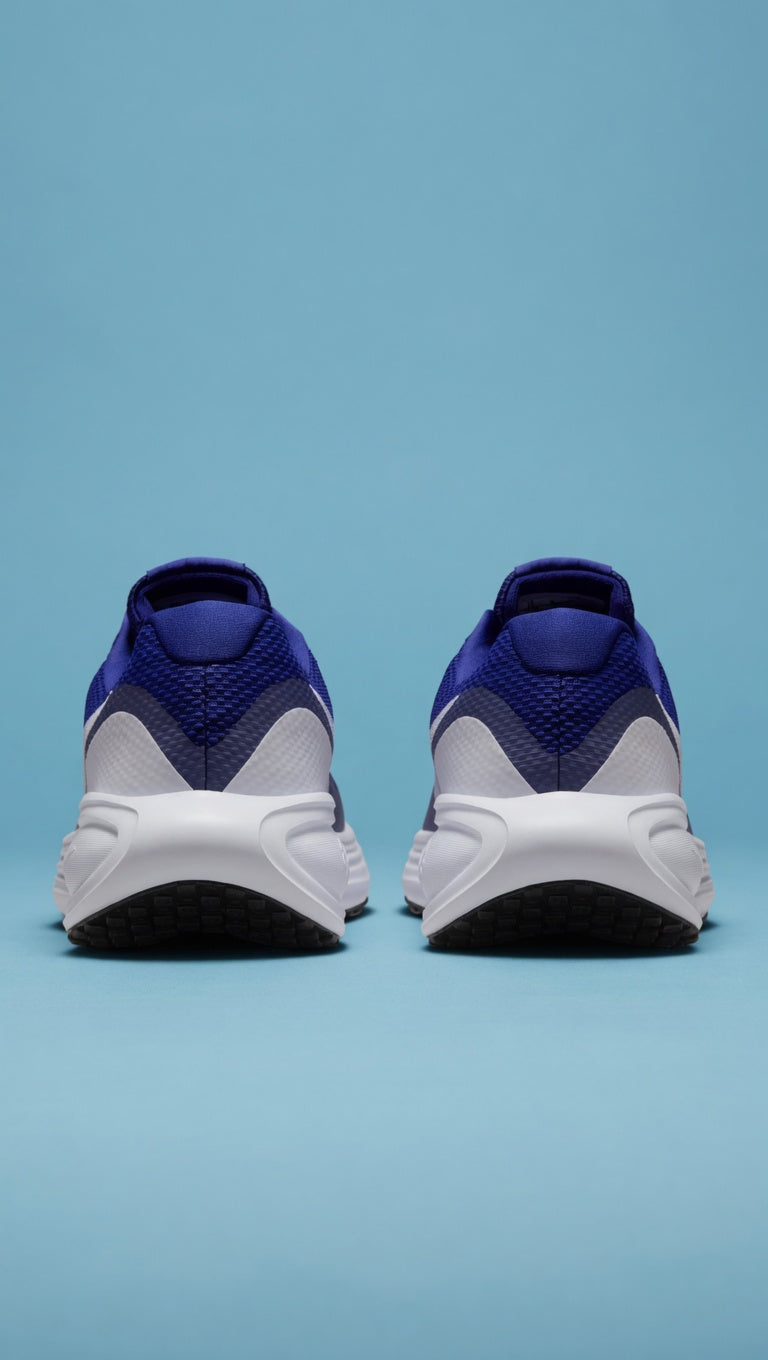 Nike Revolution 8 Blauw/wit maat 40,5 Nieuw