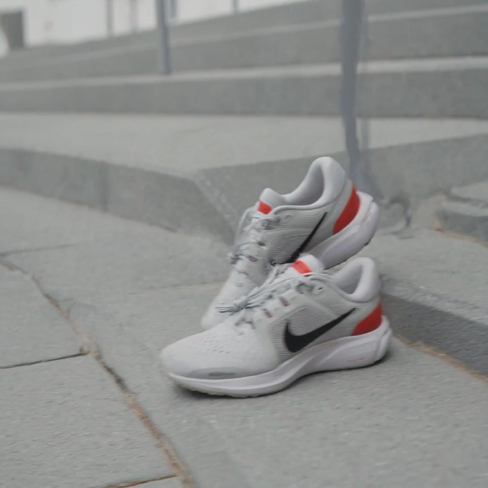 Nike Air Zoom Vomero 16